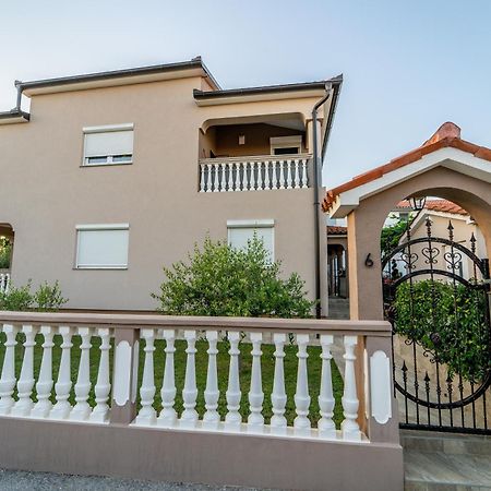 Apartment Suncica プーラ エクステリア 写真