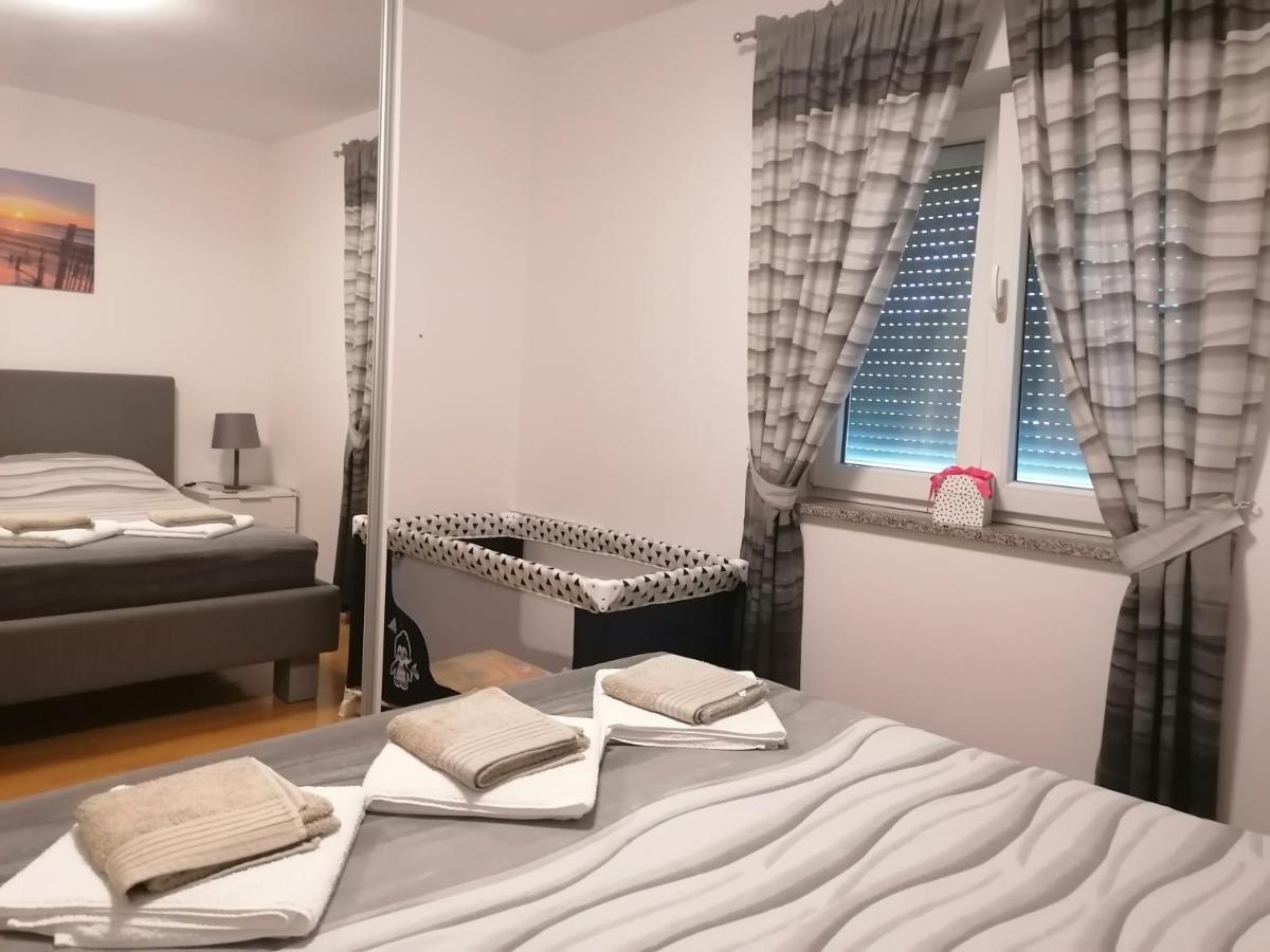 Apartment Suncica プーラ エクステリア 写真