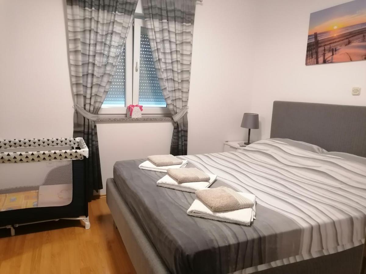 Apartment Suncica プーラ エクステリア 写真