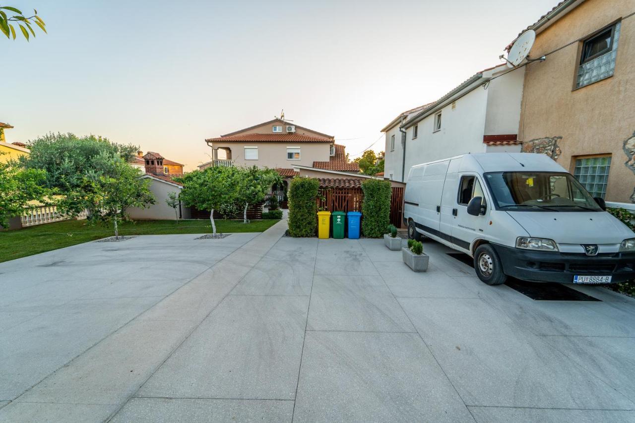 Apartment Suncica プーラ エクステリア 写真