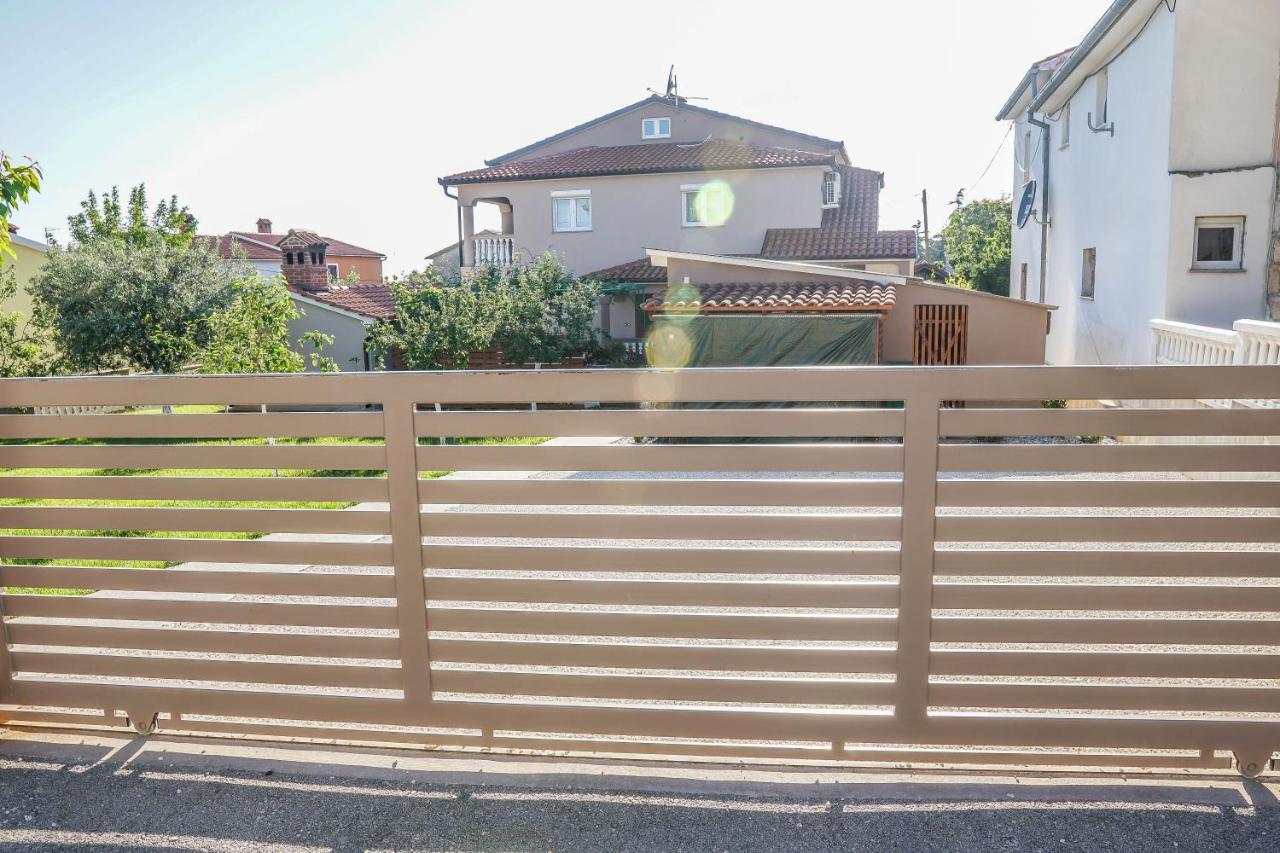 Apartment Suncica プーラ エクステリア 写真