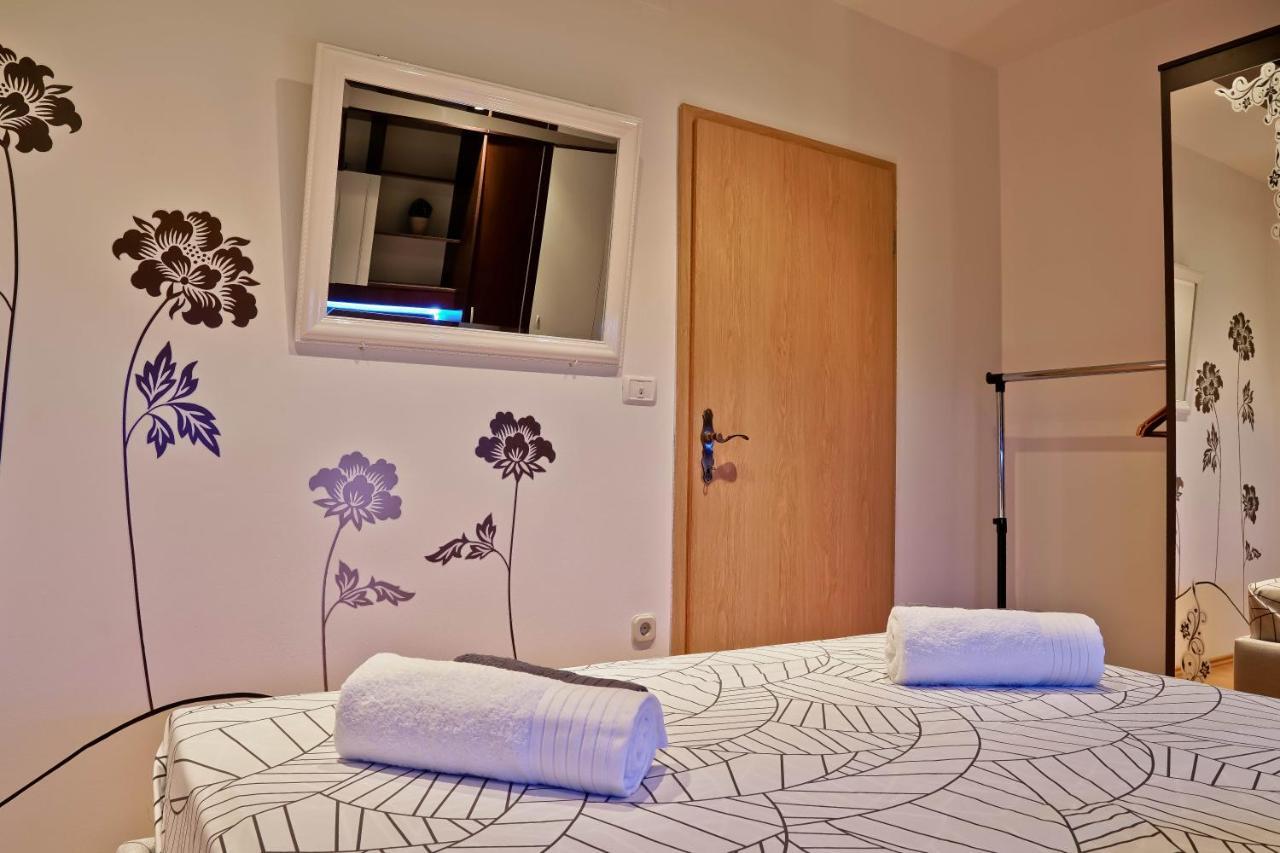 Apartment Suncica プーラ エクステリア 写真