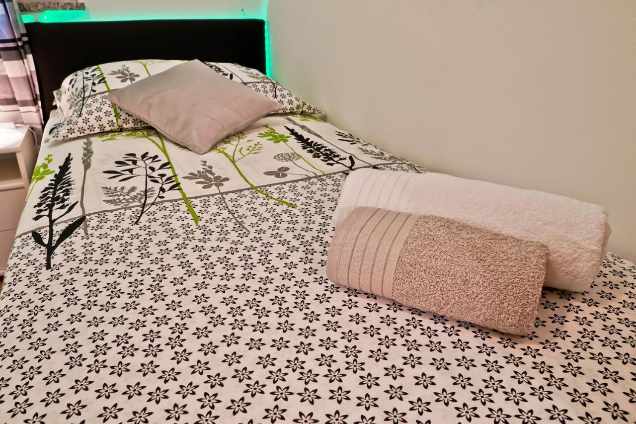 Apartment Suncica プーラ エクステリア 写真