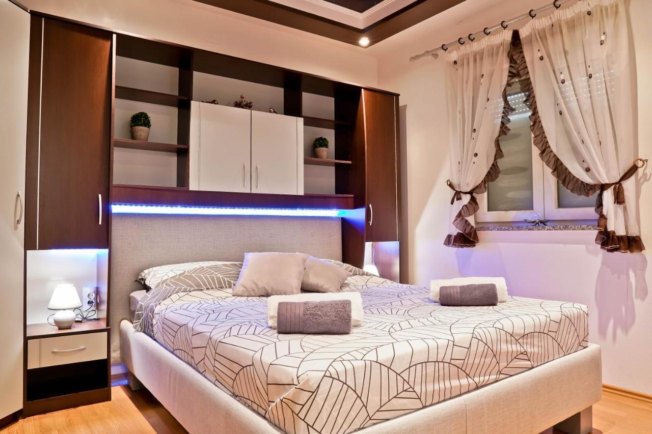 Apartment Suncica プーラ エクステリア 写真